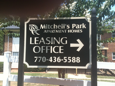 Leasing Office Directional Sign