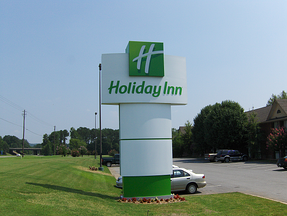 Holiday Inn Pylon Sign