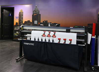 Cutting-Decals-Signs-and-More