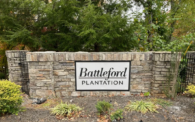 Neighborhood Entrance Monument Sign with HDU Panel