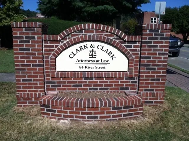 Brick-Monument-Sign-with-Planter