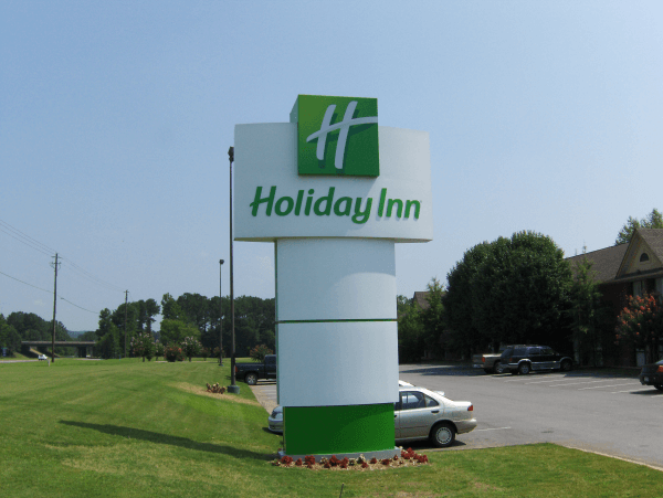 Holiday Inn - Lighted Pylon Sign