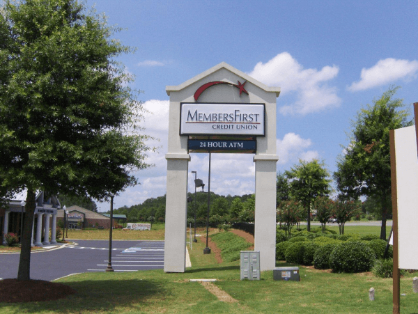 Logo Pylon/Monument Sign