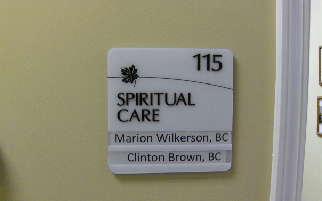 ada-room-sign-with-name-windows