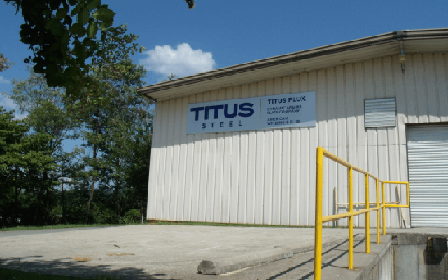 aluminum-pan-sign-with-3-d-acrylic-letters