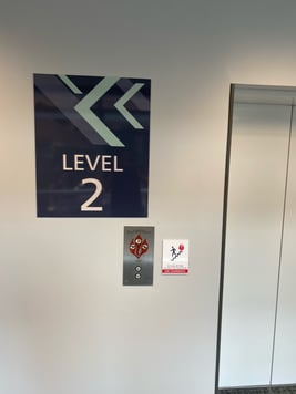 apartment-level-sign