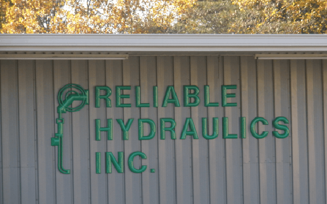 molded-plastic-dimensional-letters-and-logo