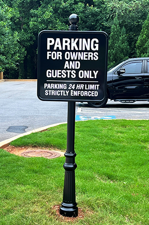 private-neighborhood-no-parking-sign-mableton-georgia
