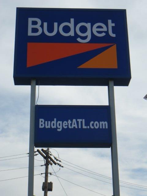 lighted budget rent a car pole sign marketing outside sign
